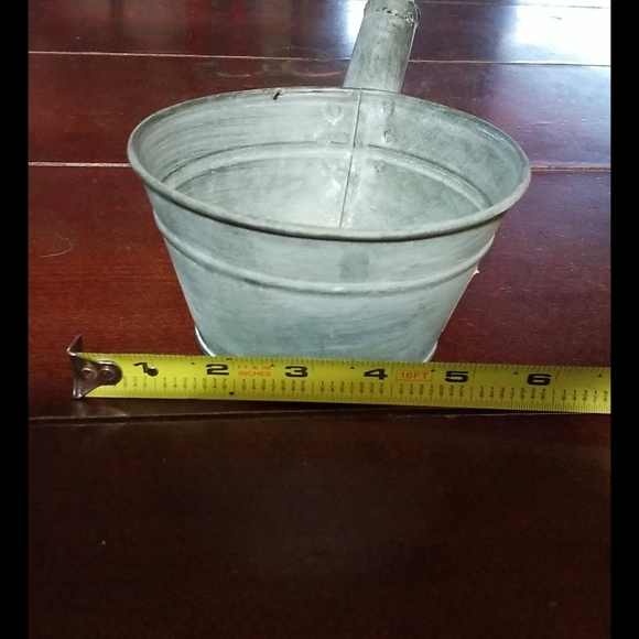 Vintage Inspired Feed Scoop - Picture 2 of 3